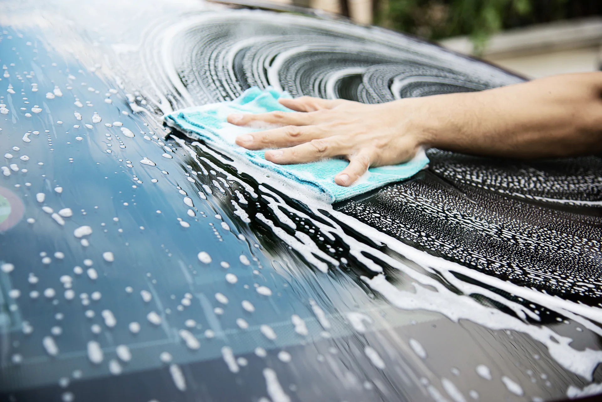 Auto waxen: hoe doe je het en hoe vaak moet het?