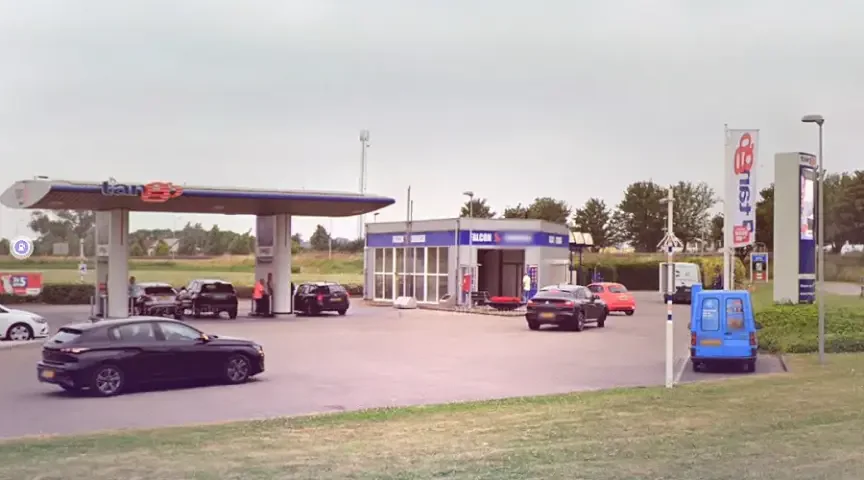 Falcon Carwash Steenbergen, wasstraat en wasbox in Steenbergen