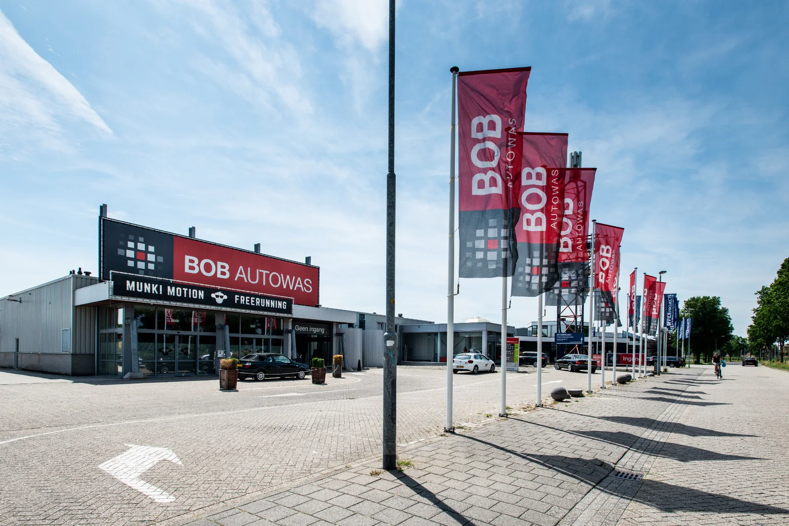 Bob Autowas Velserbroek, wasstraat in Velserbroek