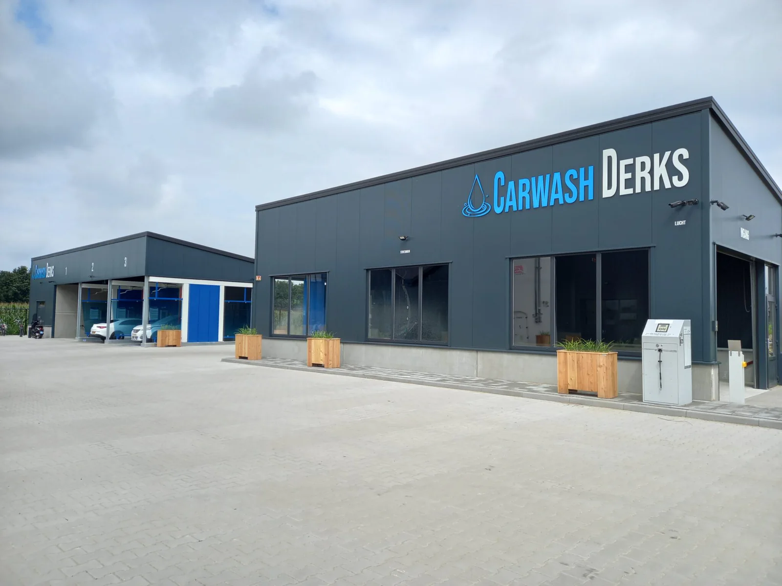 Carwash Derks, wasstraat en wasbox in Overasselt