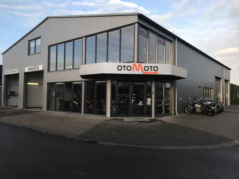 Otomoto Ten Boer, wasstraat en wasbox in Ten Boer