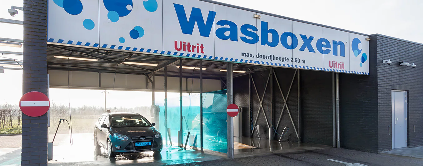 Inrit van de overdekte wasboxen in Woerden – Shell Van Vliet Woerden, Woerden