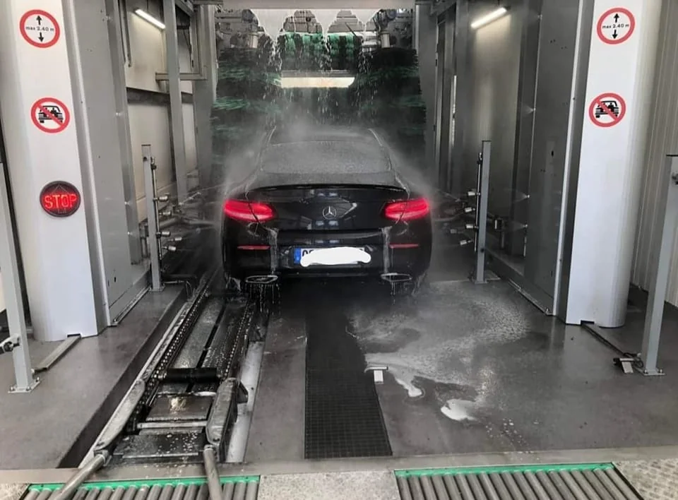 Kuper Center Klazienaveen, wasstraat en wasbox in Klazienaveen