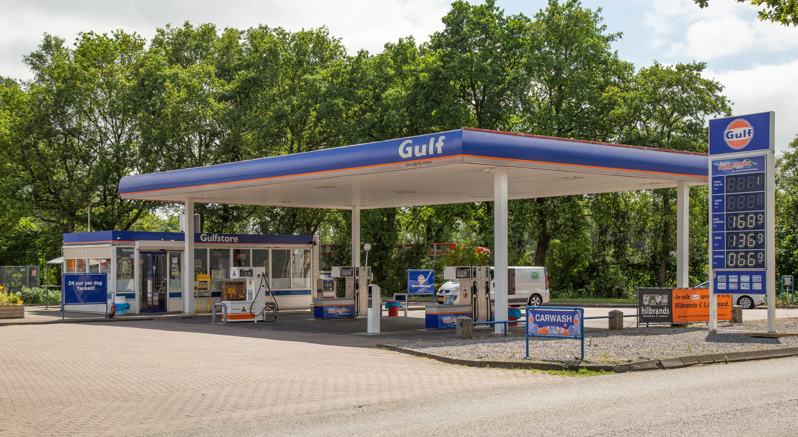 Westerbaan Westerbork carwash, wasstraat in Westerbork