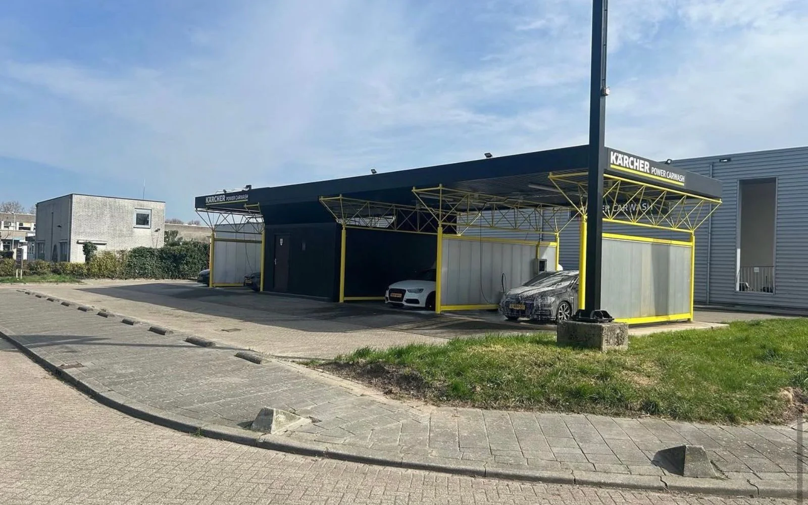 Wasboxen en terrein van Sato Carwash Almere – Kärcher Power CarWash Almere by Sato, Almere