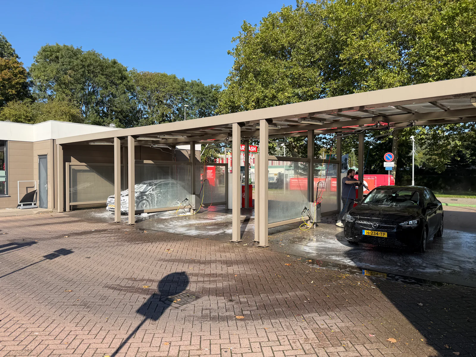 Circle K Carwash Schiebroek, wasstraat en wasbox in Rotterdam – foto 3 van 3