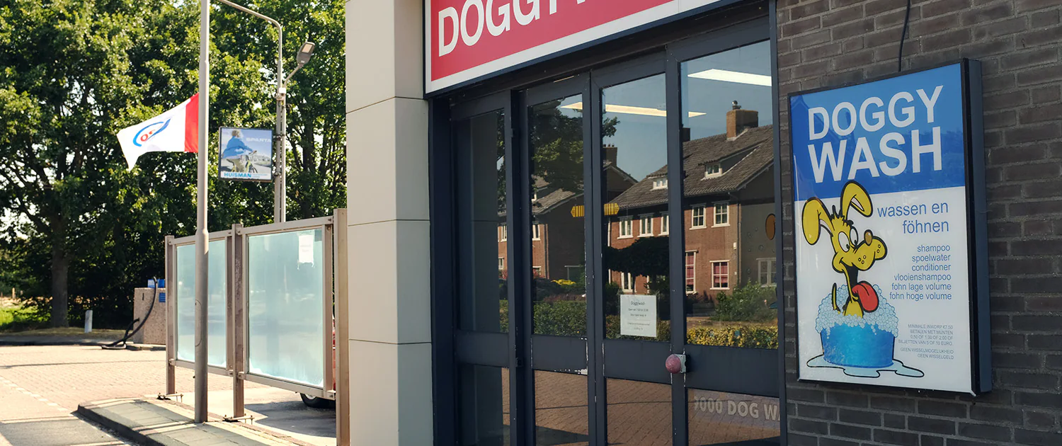 De afzonderlijke doggywash bij Esso Huisman Voorschoten – Huisman Wasboxen Voorschoten, Voorschoten