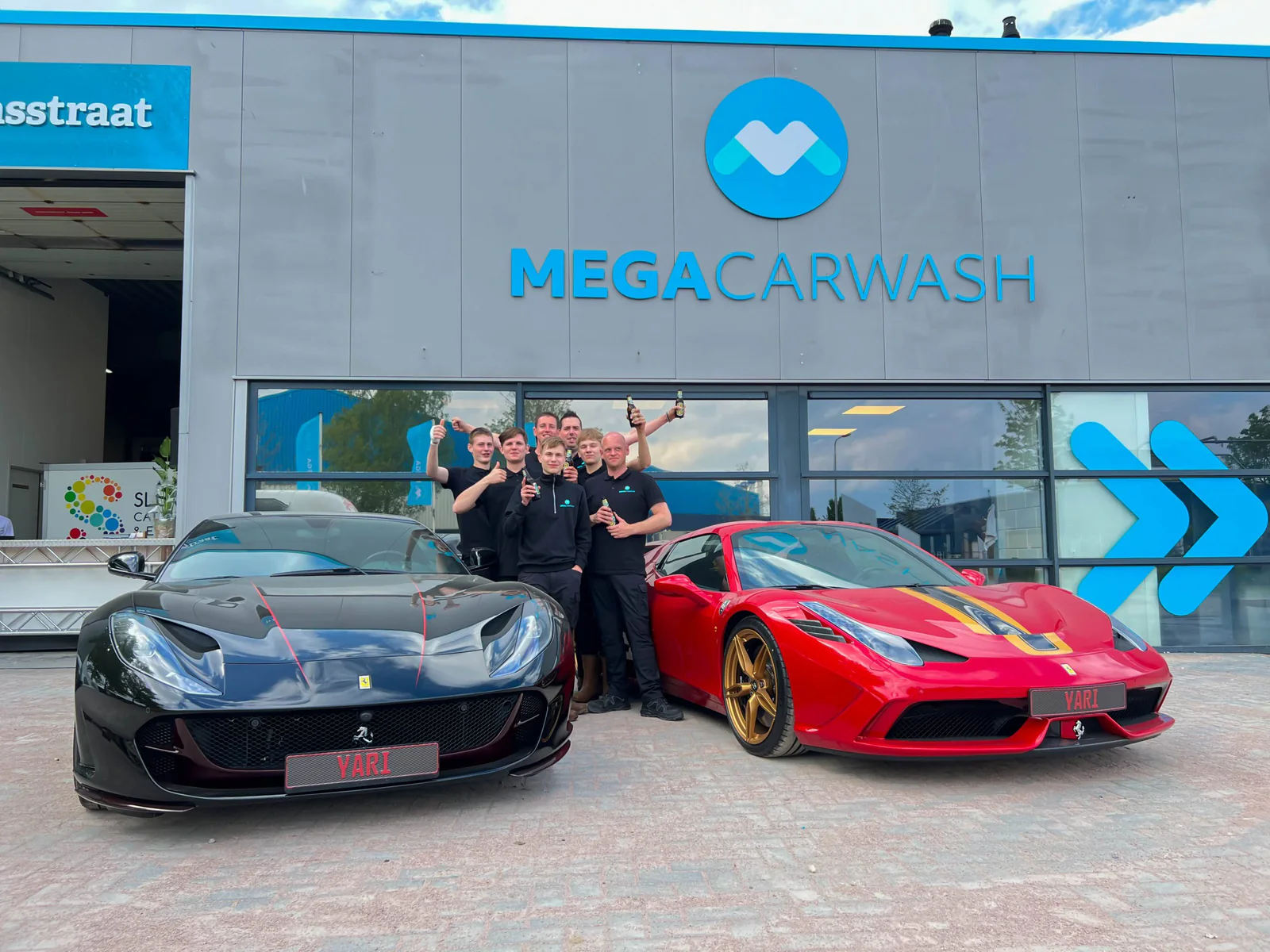 Mega Carwash Emmeloord, wasstraat in Emmeloord