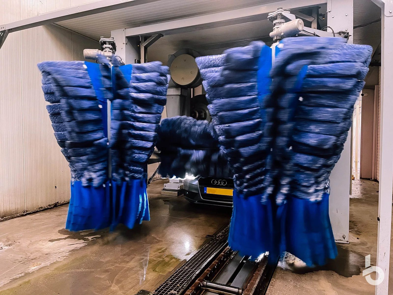 MicroDry-droogborstels bij MT Carwash – MT Carwash Kapel Avezaath, Kapel Avezaath