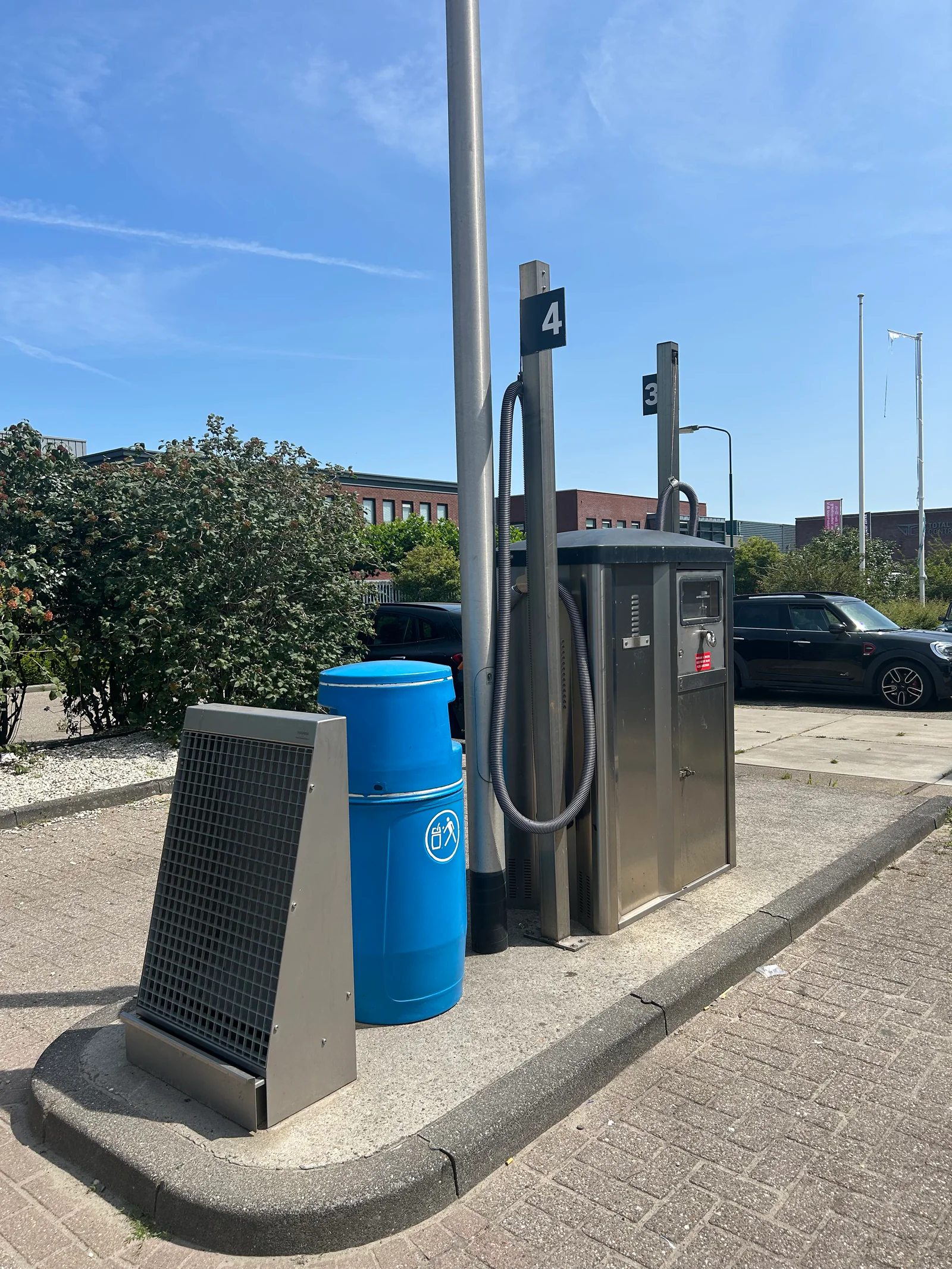 Stofzuigplaatsen en mattenklopper bij BP Middelweerd – BP Middelweerd Harmelen, Harmelen