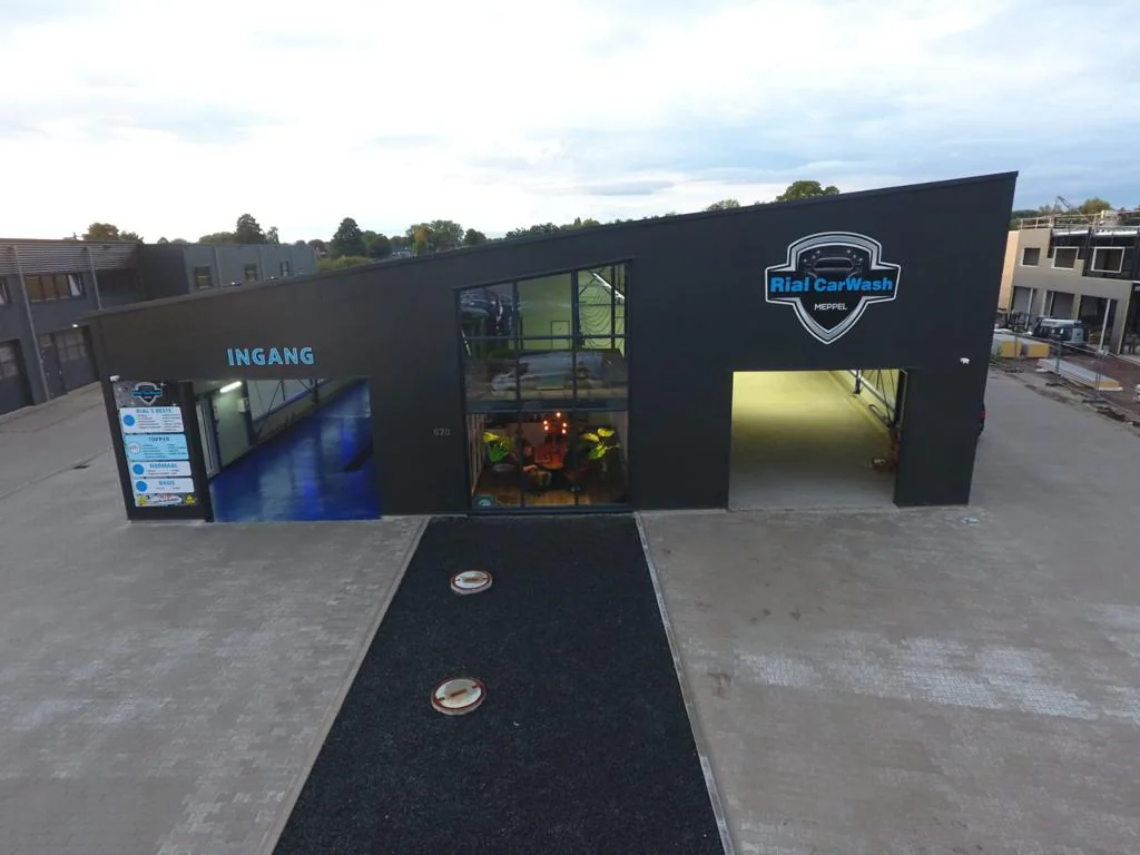 Buitenzijde van Rial Carwash