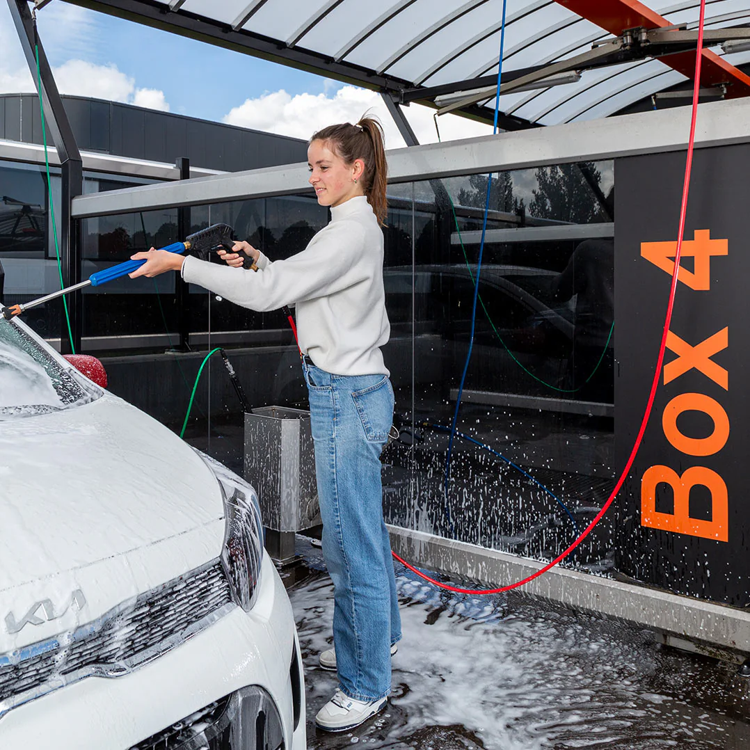 Zelf wassen in een wasbox van Zwart – Shell Zwart, Amsterdam