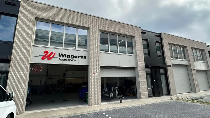 Wiggerts Autowasservice, wasstraat in Hilversum