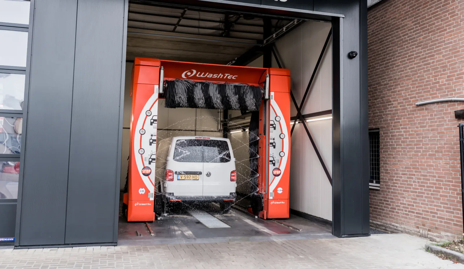 Auto Kuipers Carwash Zoetermeer, wasstraat in Zoetermeer