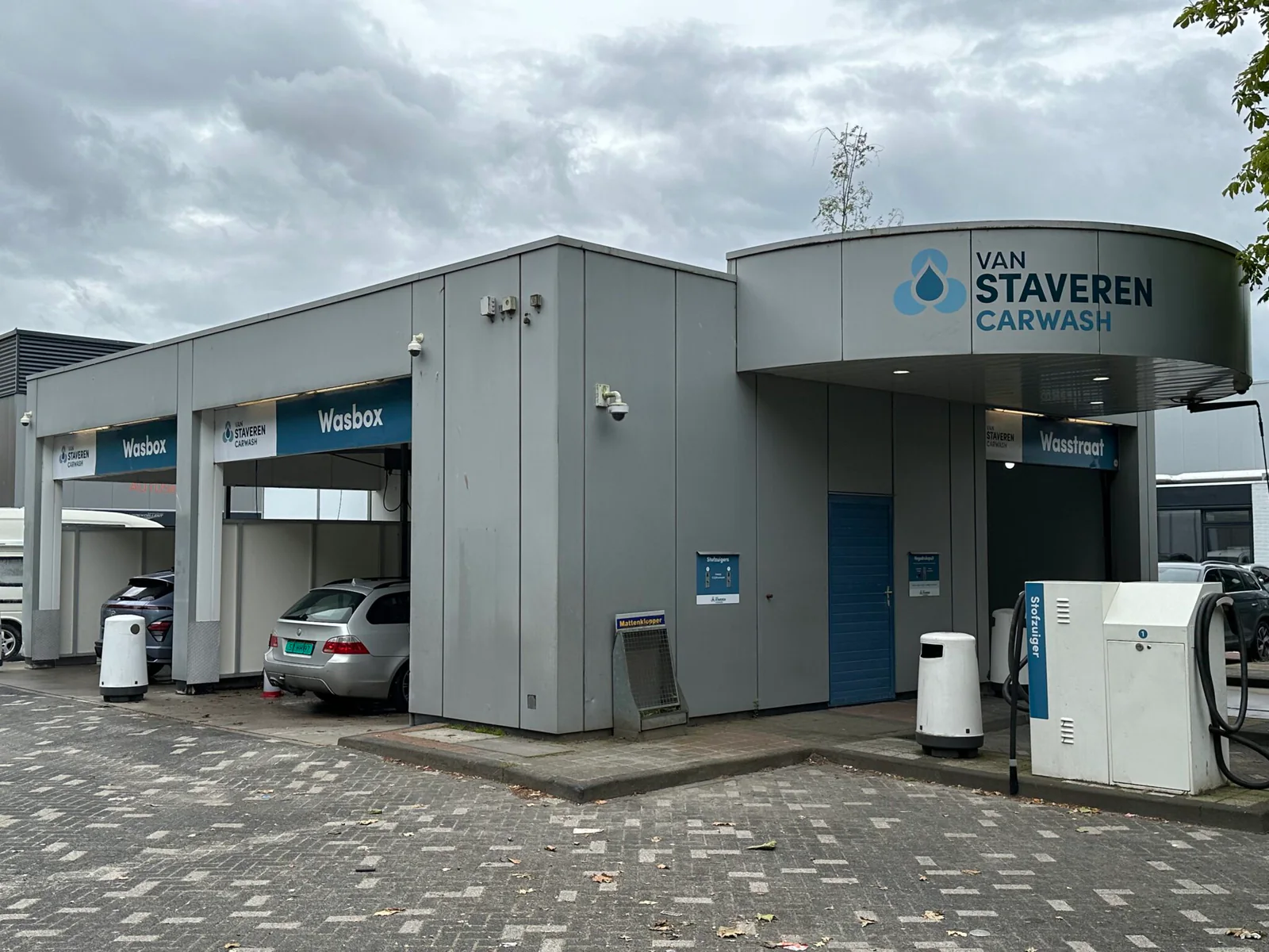 Wasgebouw van Van Staveren aan de Randweg – Shell Randweg, Emmeloord