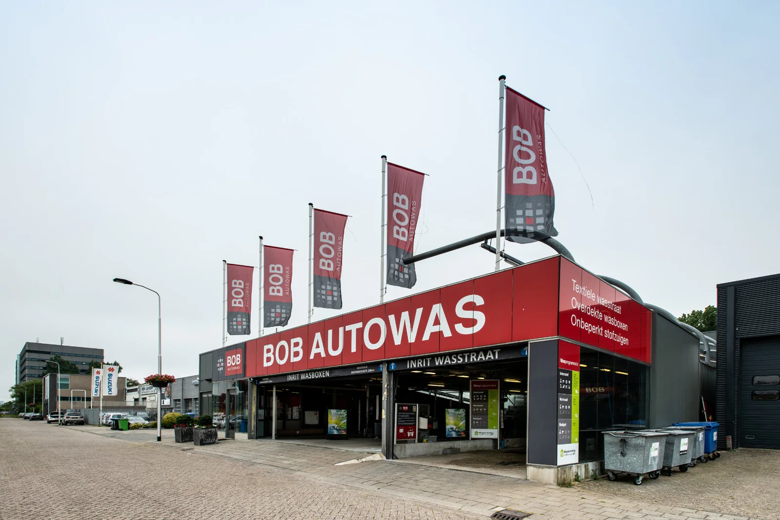 Buitenzijde van BOB Autowas Delft aan de Lagosweg