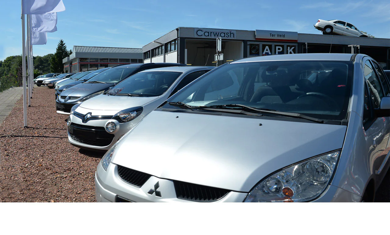 Carwashgevel bij Garage Ter Veld achter de occasions – Garage Ter Veld Grijpskerk, Grijpskerk