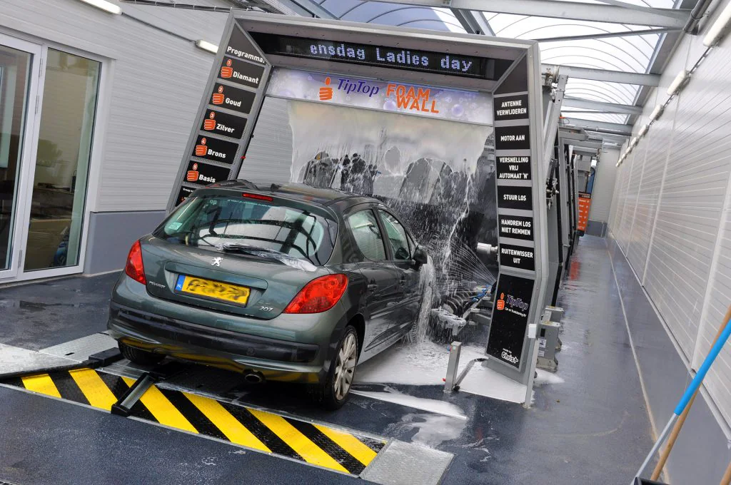 TipTop Doetinchem, wasstraat en wasbox in Doetinchem