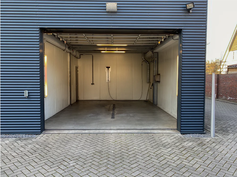 Garage de Witte Wasplaats, wasbox in Sleeuwijk