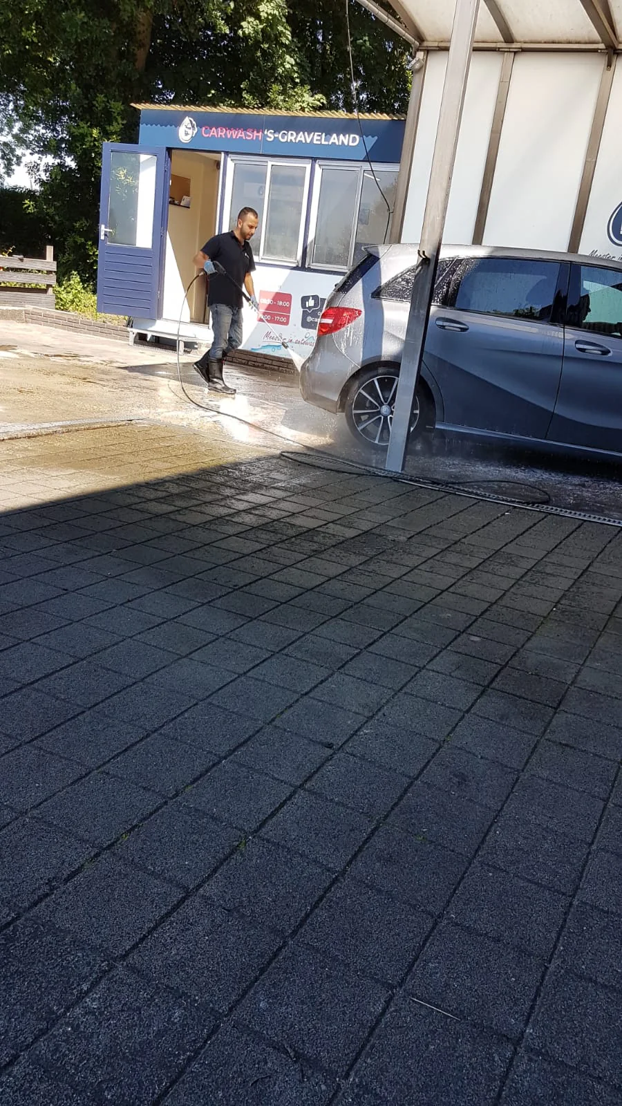 Ingang van de washal aan het Noordereinde – Carwash ’s-Graveland, 's-Graveland