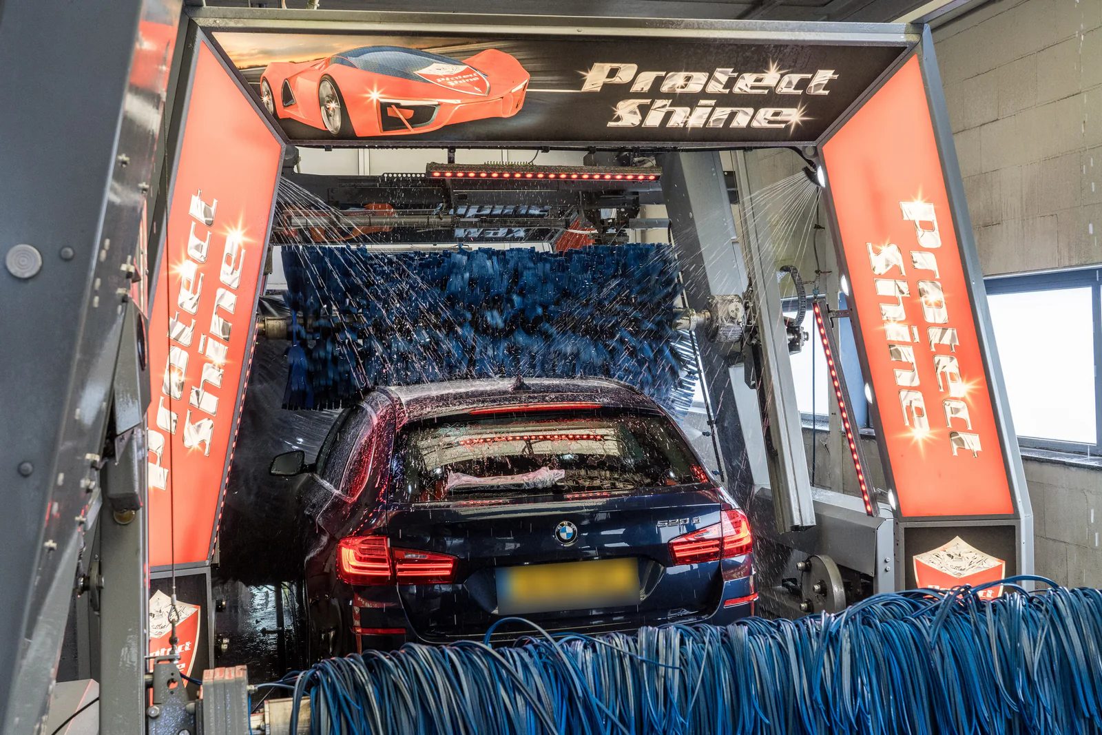 Wasinstallatie met Protect Shine-portaal in Mac Wash Tilburg