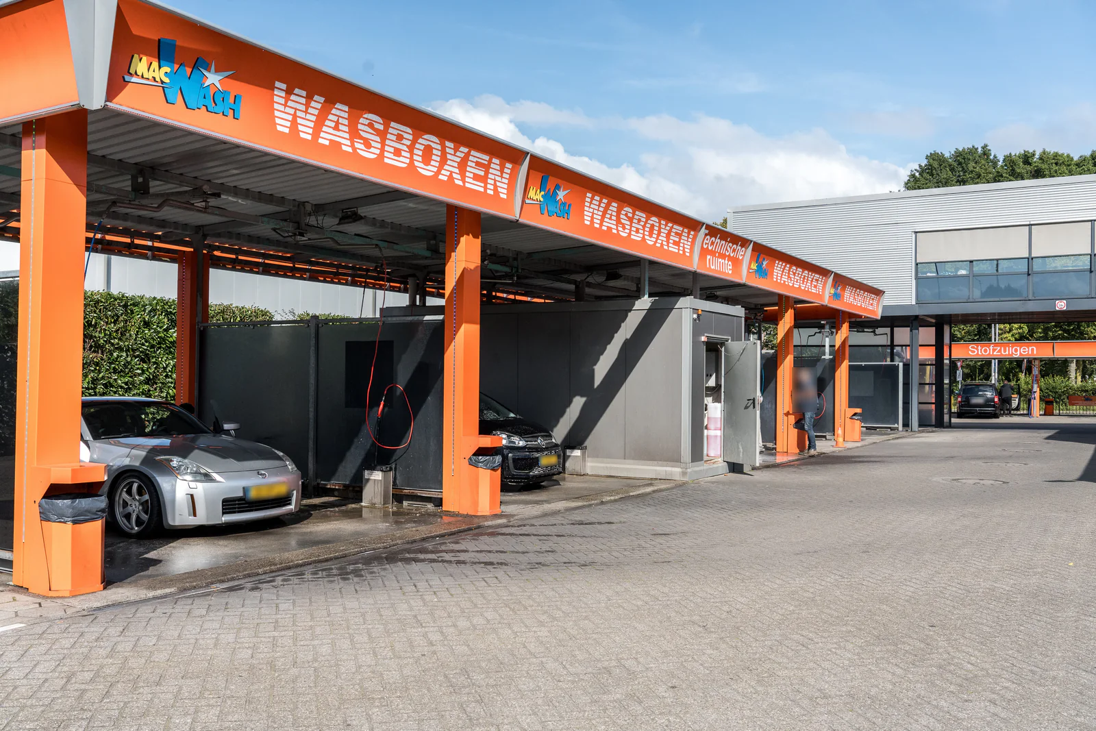 Overdekte wasboxen bij Mac Wash Tilburg