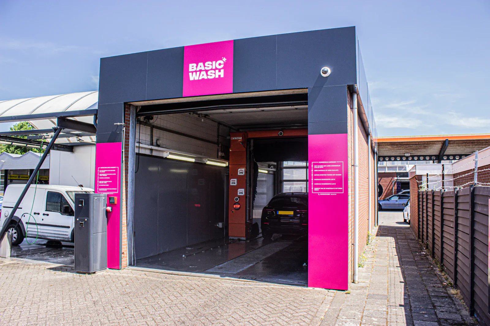 Basic Wash Hellevoetsluis, wasstraat en wasbox in Hellevoetsluis