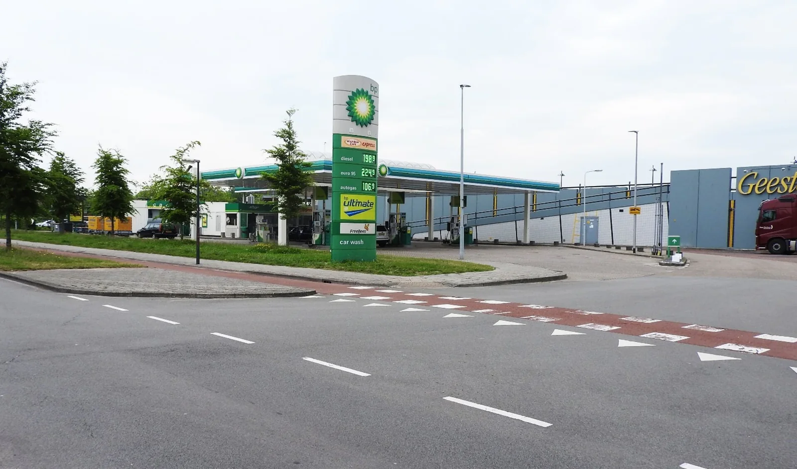 BP Soomerwegh in Castricum met de carwash op het terrein – BP Soomerwegh Castricum, Castricum