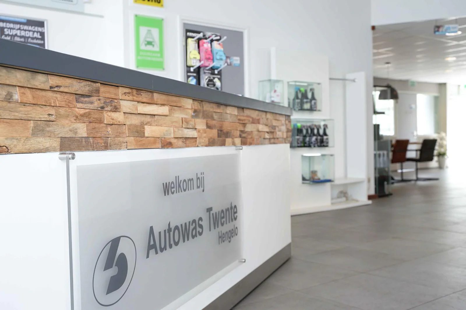 Autowas Twente, wasstraat en wasbox in Hengelo
