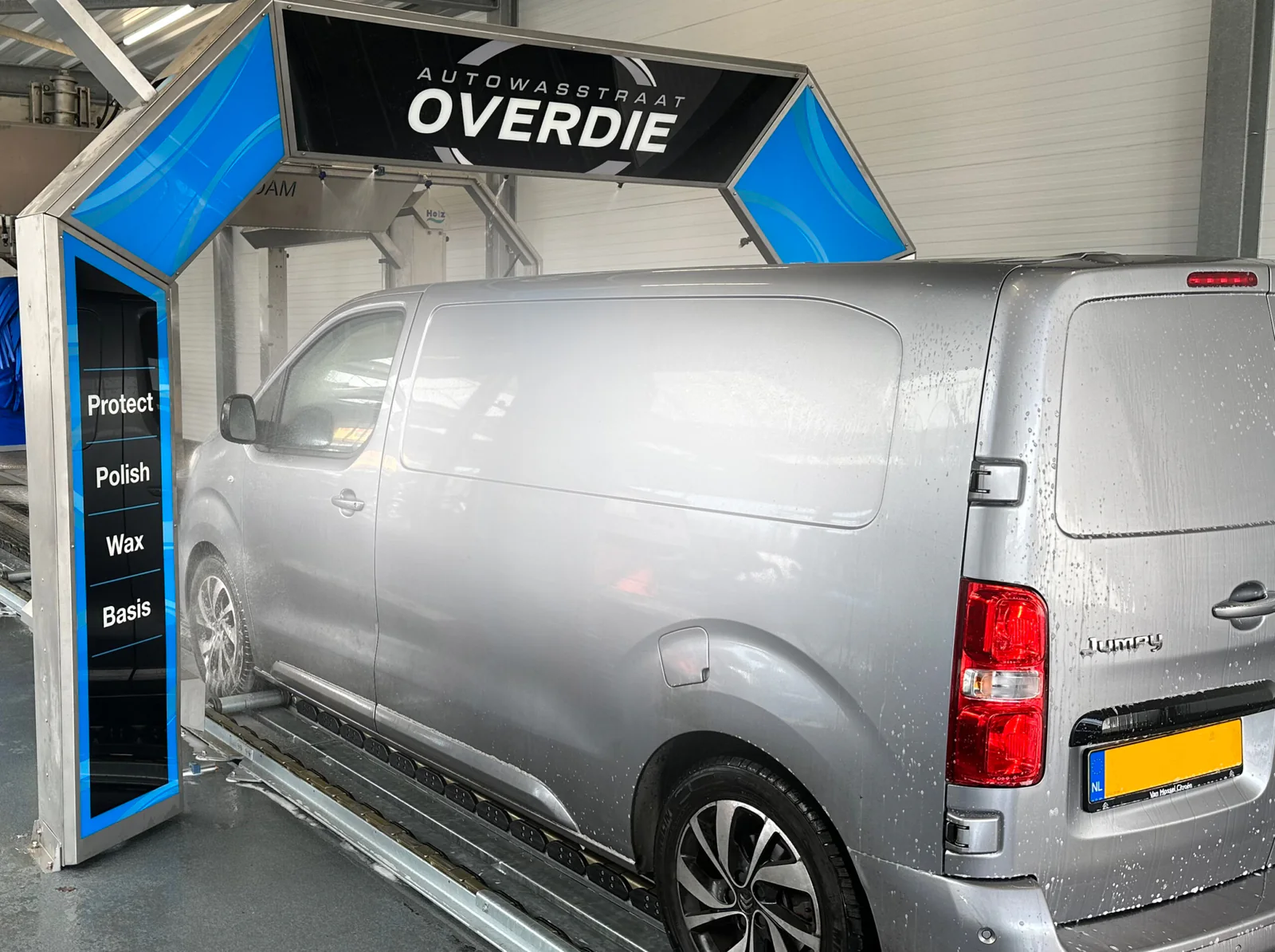 Autowasstraat Overdie, wasbox in Alkmaar