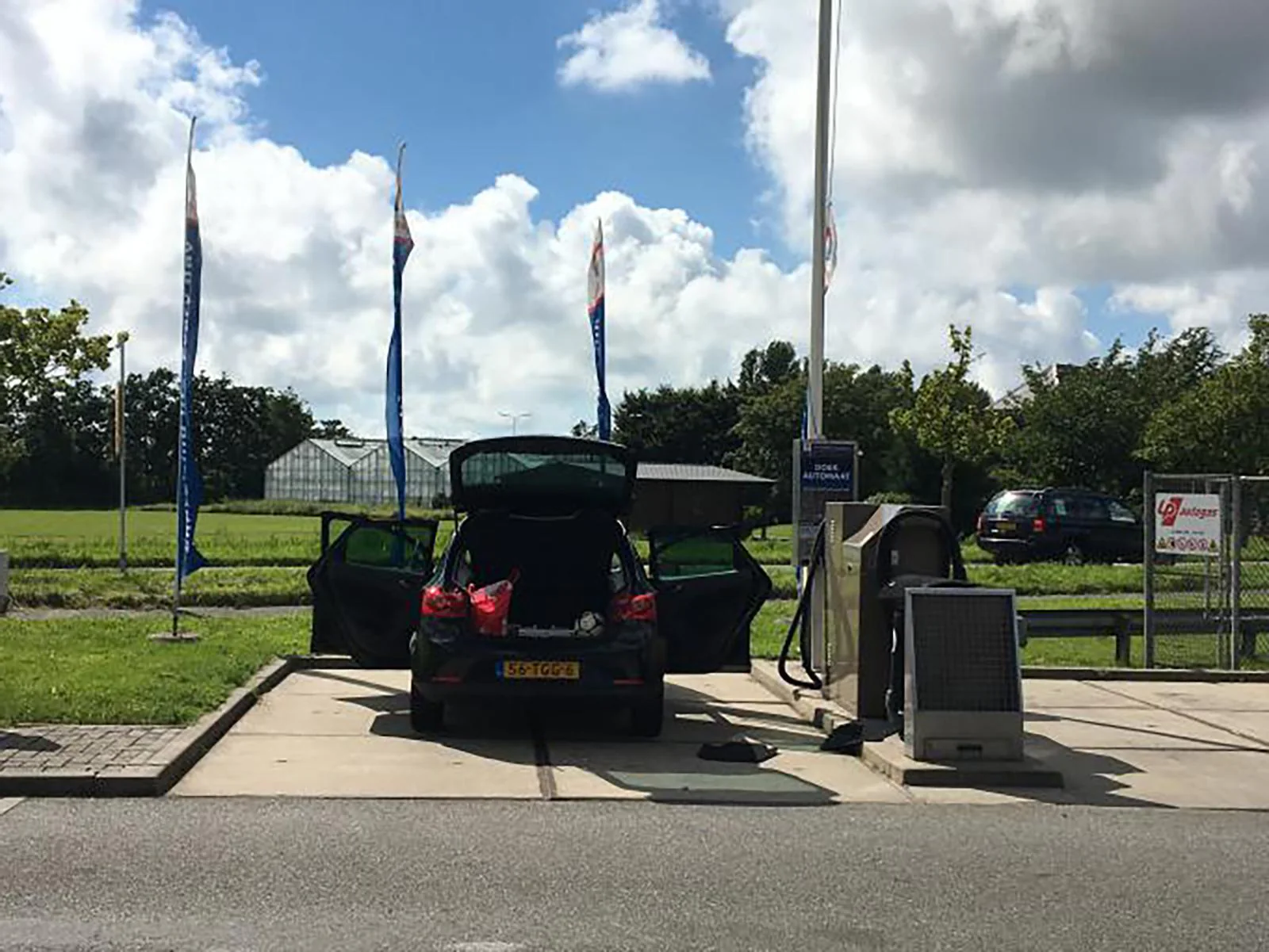 Tankstation Jongeneel Valkenburg, wasbox in Valkenburg