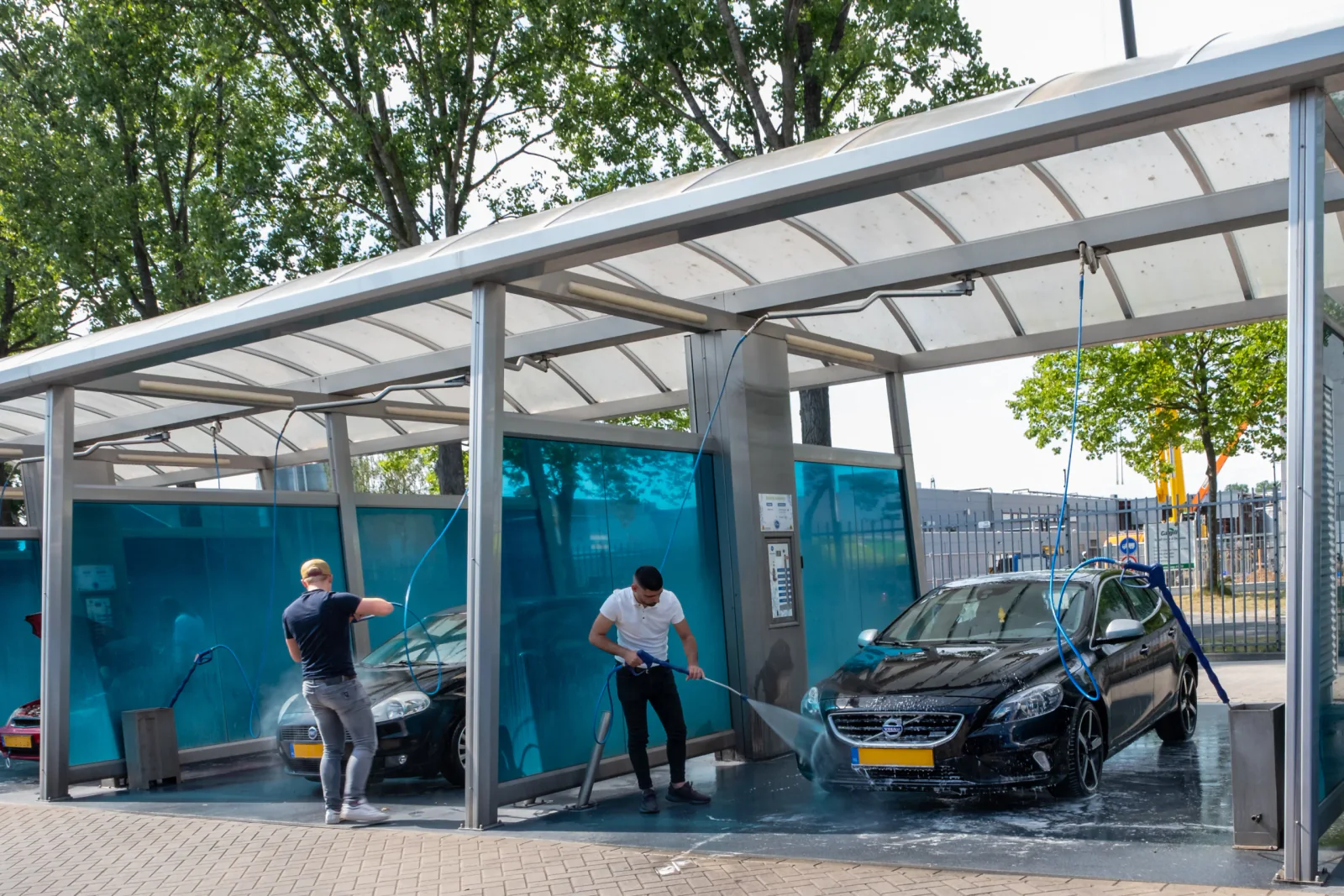 iClean Carwash Deventer, wasstraat en wasbox in Deventer