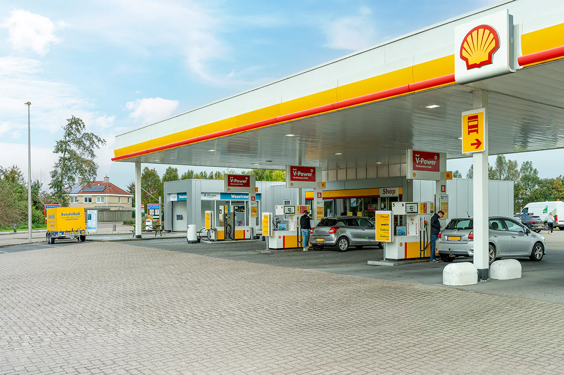 Shell Hooiveld, wasstraat en wasbox in Emmeloord