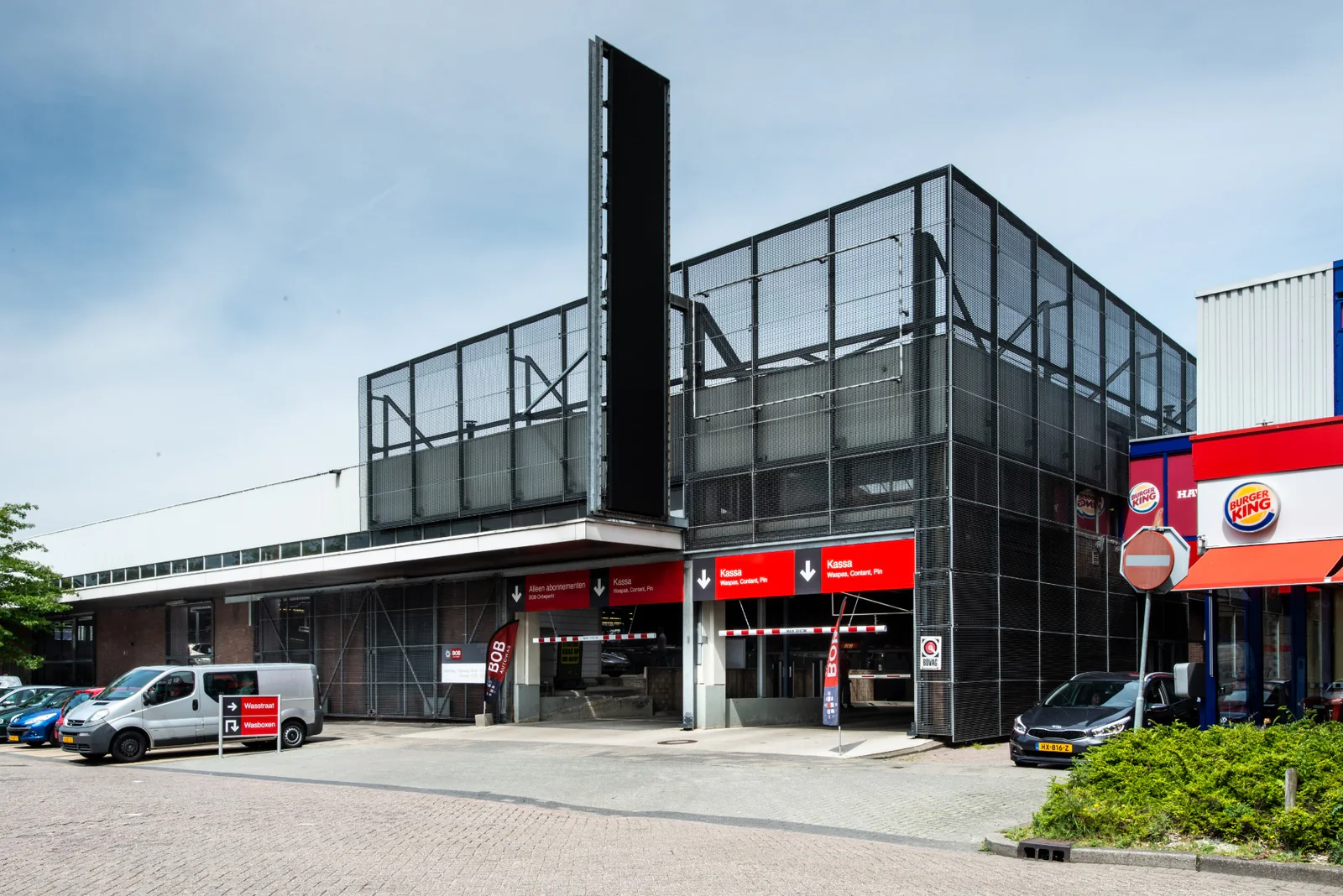 Bob Autowas Schiedam, wasstraat en wasbox in Schiedam