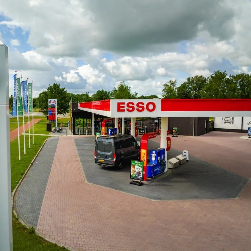 Overzicht van Esso Barneveld aan de Nijkerkerweg – Esso Barneveld Carwash, Barneveld