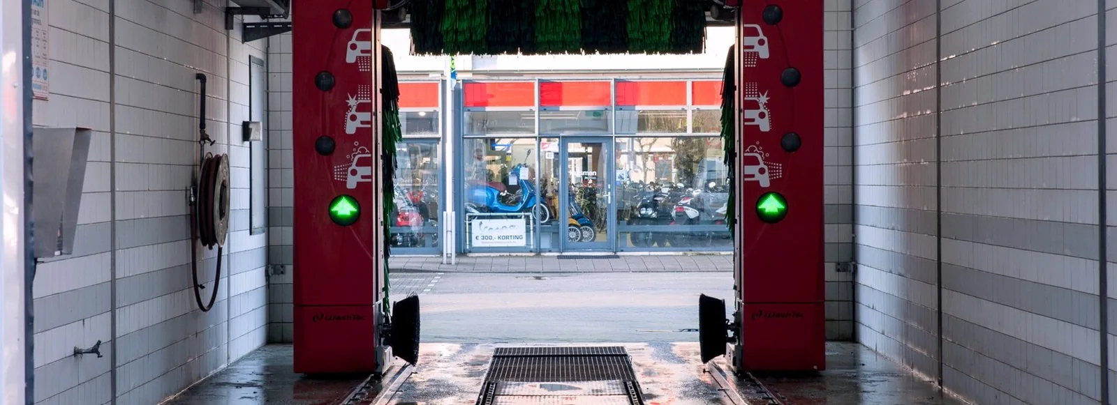 Huisman Carwash Leiden, wasstraat en wasbox in Leiden