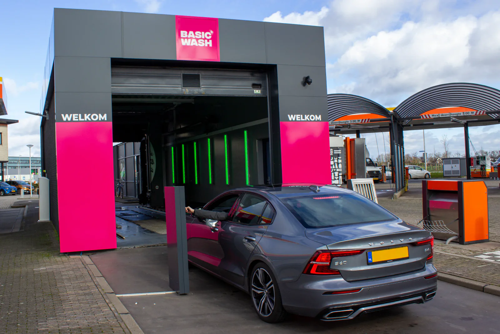 Basic Wash Barendrecht, wasstraat en wasbox in Barendrecht