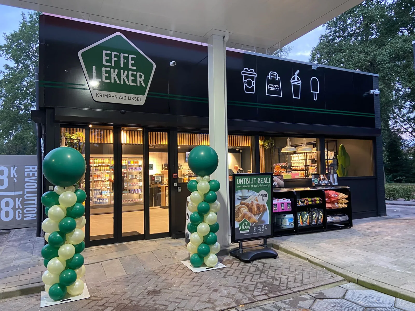 Effe Lekker-shop op het terrein van de waslocatie aan de Nieuwe Tiendweg – Esso Krimpen Carwash, Krimpen aan den IJssel